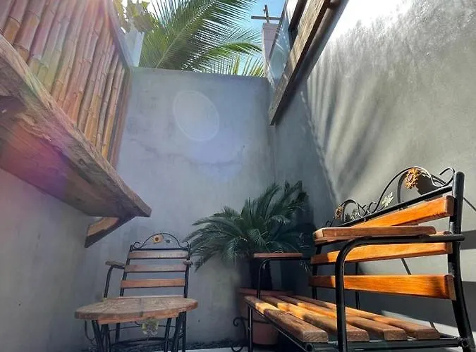 Flakos Hostel Zihuatanejo