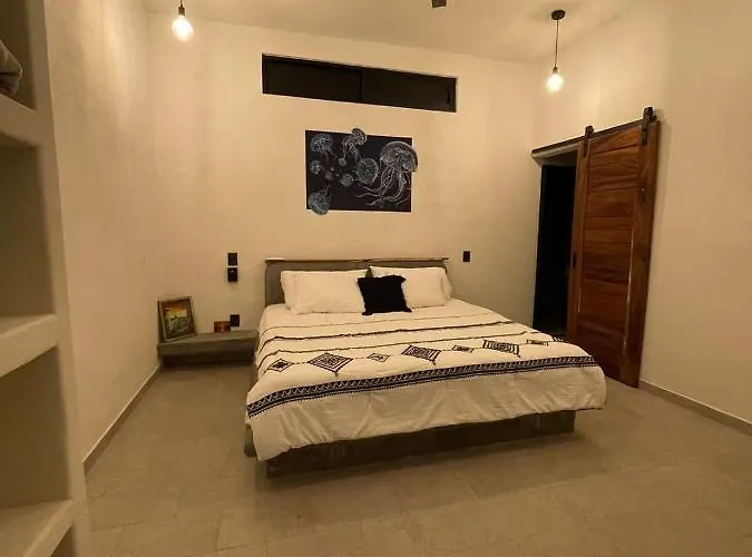 Flakos Hostel Zihuatanejo