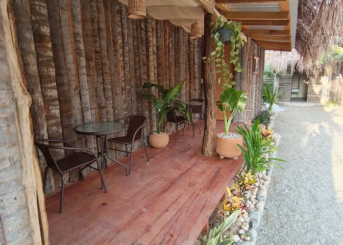 Hostel Flakos