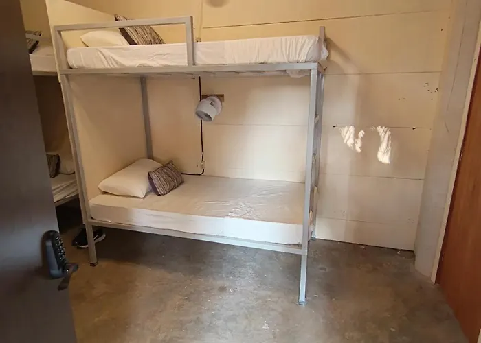 Hostel Flakos